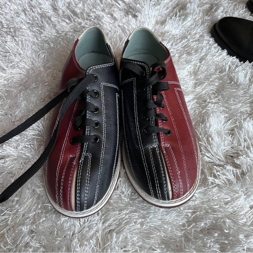 Move out special! Men’s real bowling shoes by Linds, genuine leather outsole